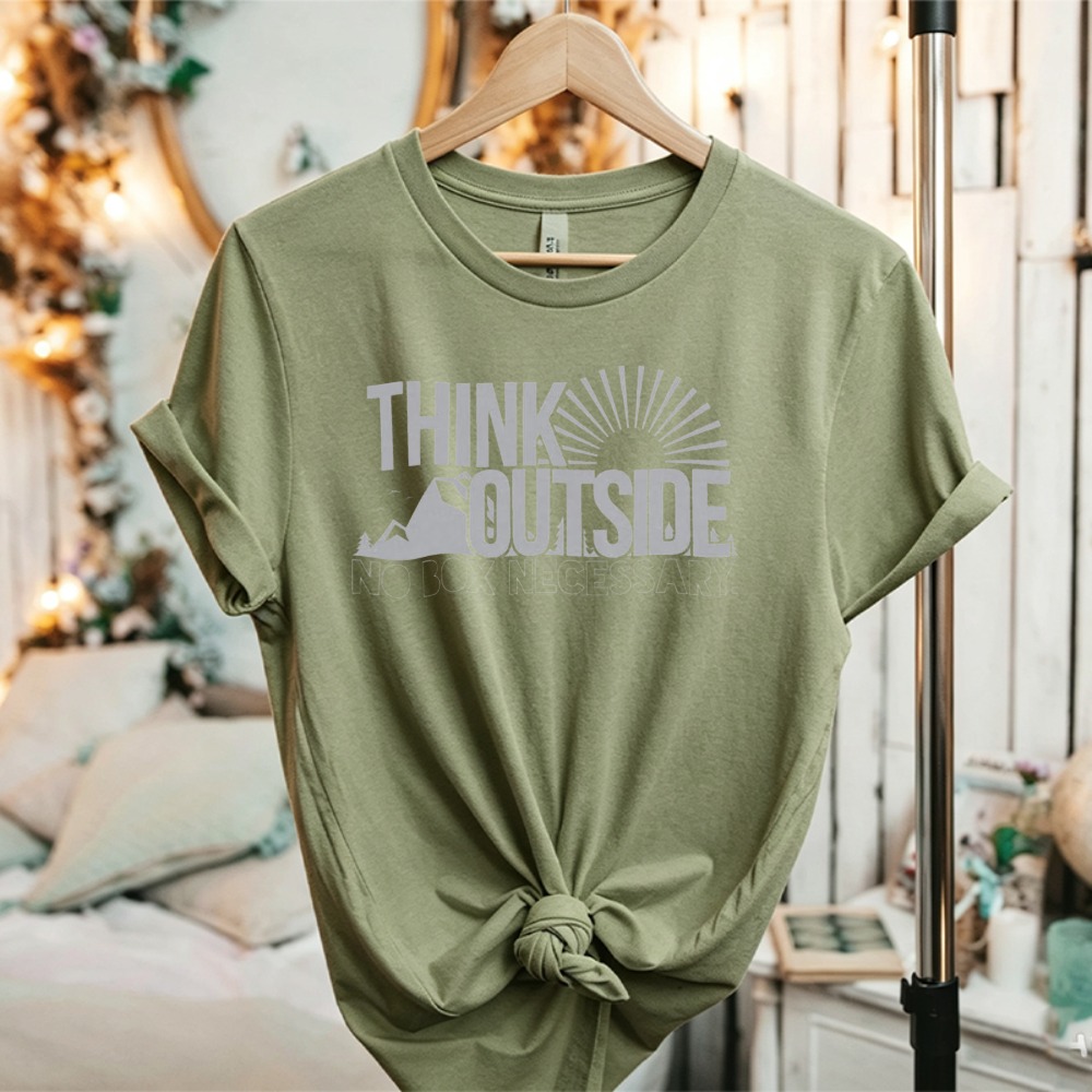 Koszulka z grafiką Think Outsi – Outdoor Adventure Quotes recenzja i cena