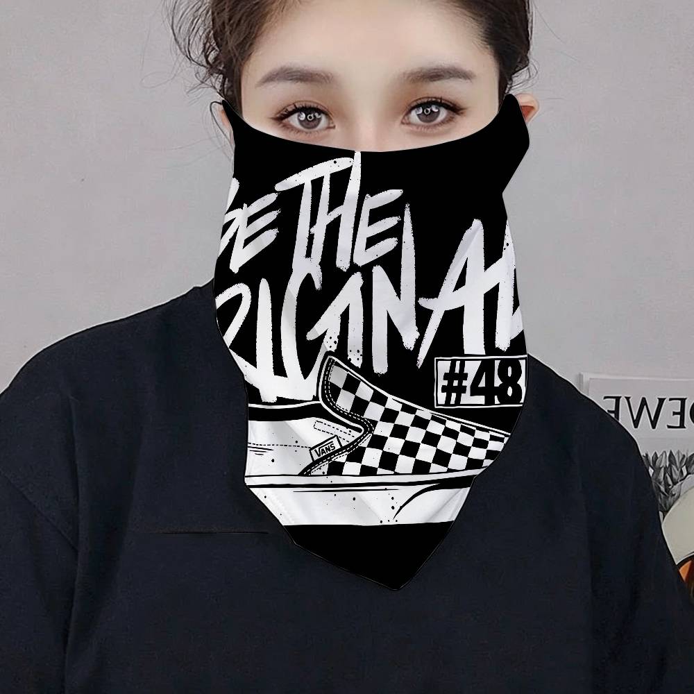 Modna maska na twarz V-Vans, c – Outdoor Adventure Vans recenzja i cena